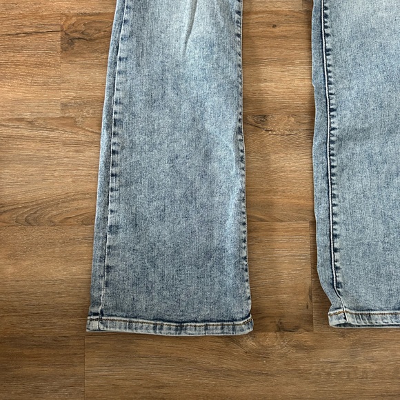 Banana Republic Vintage Stretch Bootcut Jeans - Picture 7 of 7